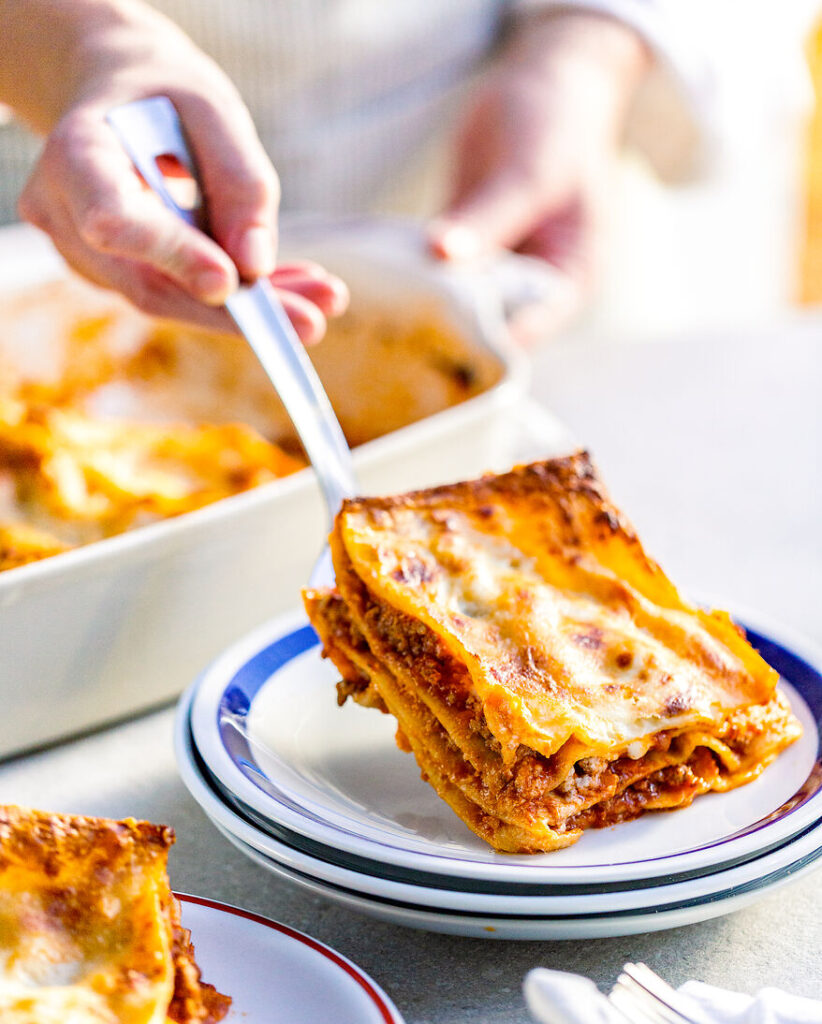 Mit Bechamelsoße schmeckt jede Lasagne köstlich.