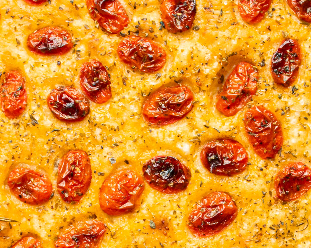 köstliche Focaccia mit Kirschtomaten