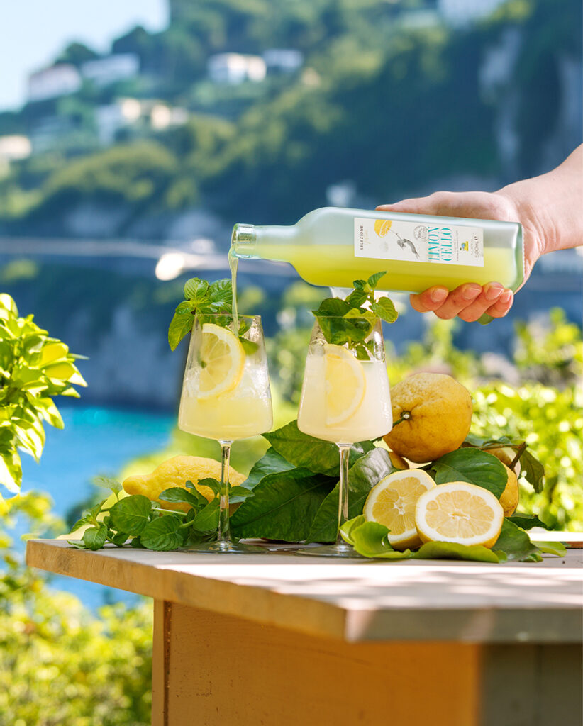 Limoncello- typisch für Amalfi Küste