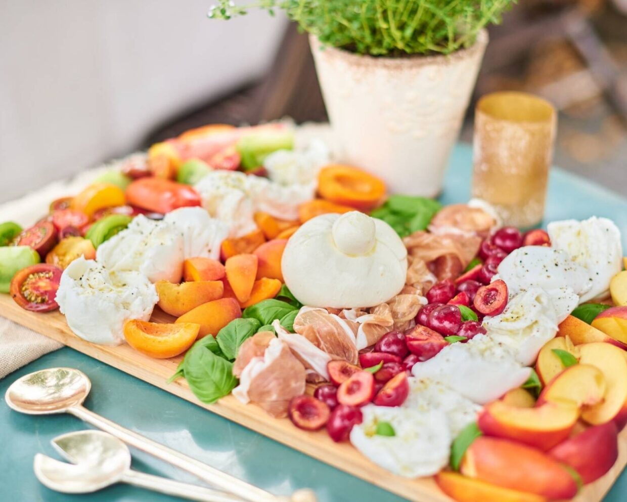 Antipasti Platte mit Fruechten