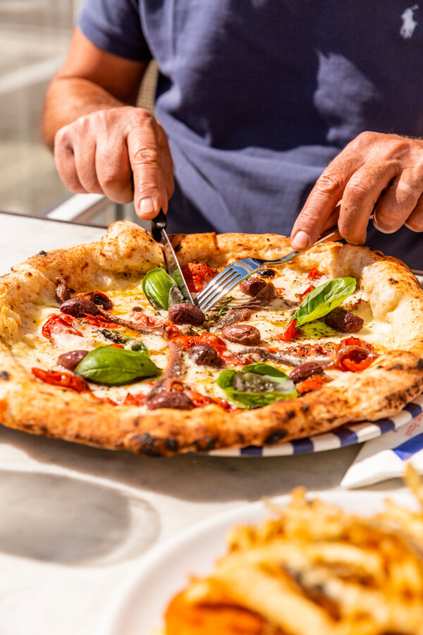 Pizza con Tonno de Pizzeria Sorbillo