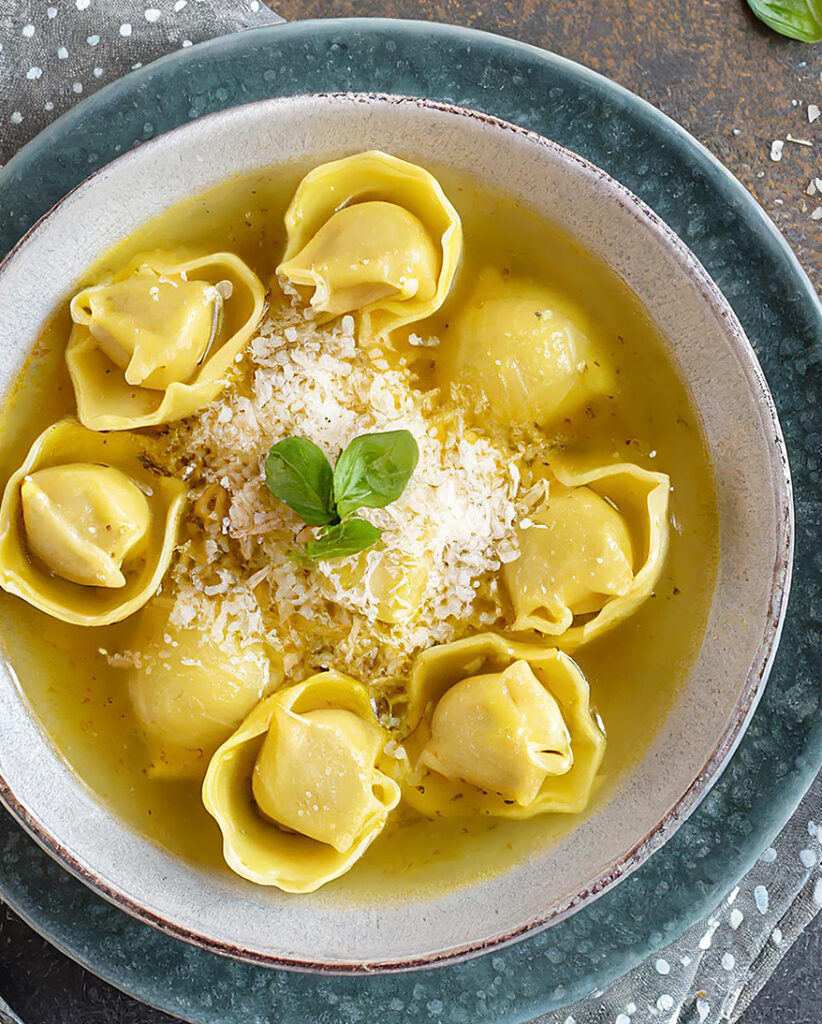 Tortellini in brodo