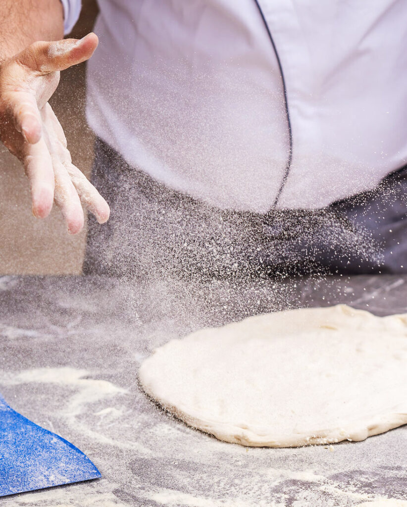 Semola für Pizzateig formen verwenden